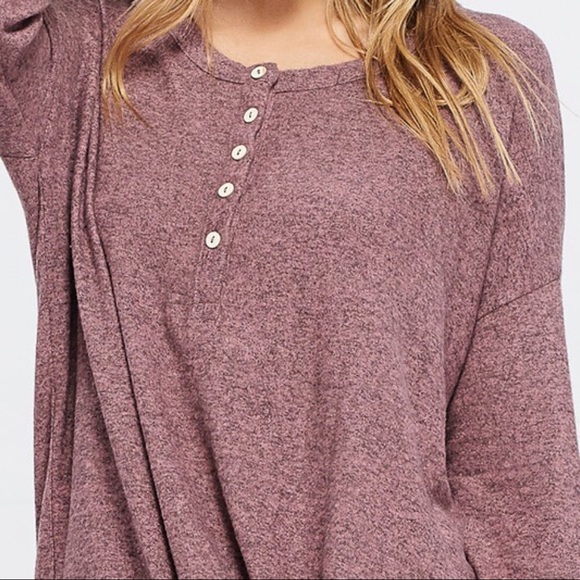 CLEARANCE-NO OFFERS‼️Super Soft Henley Tie Top - Picture 4 of 5